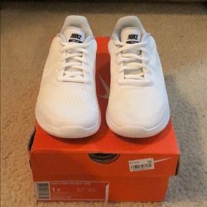 Brand new, Nike free runs for kids